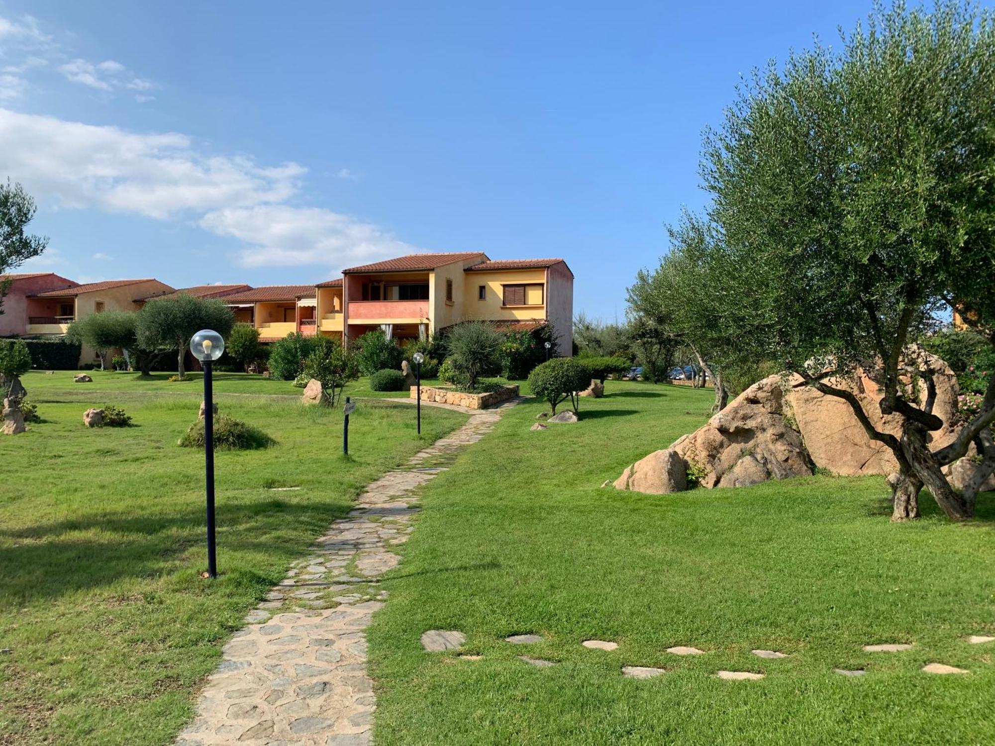 Casa Smeralda: Con Giardino E Vicino Al Mare Punta Molara Kültér fotó