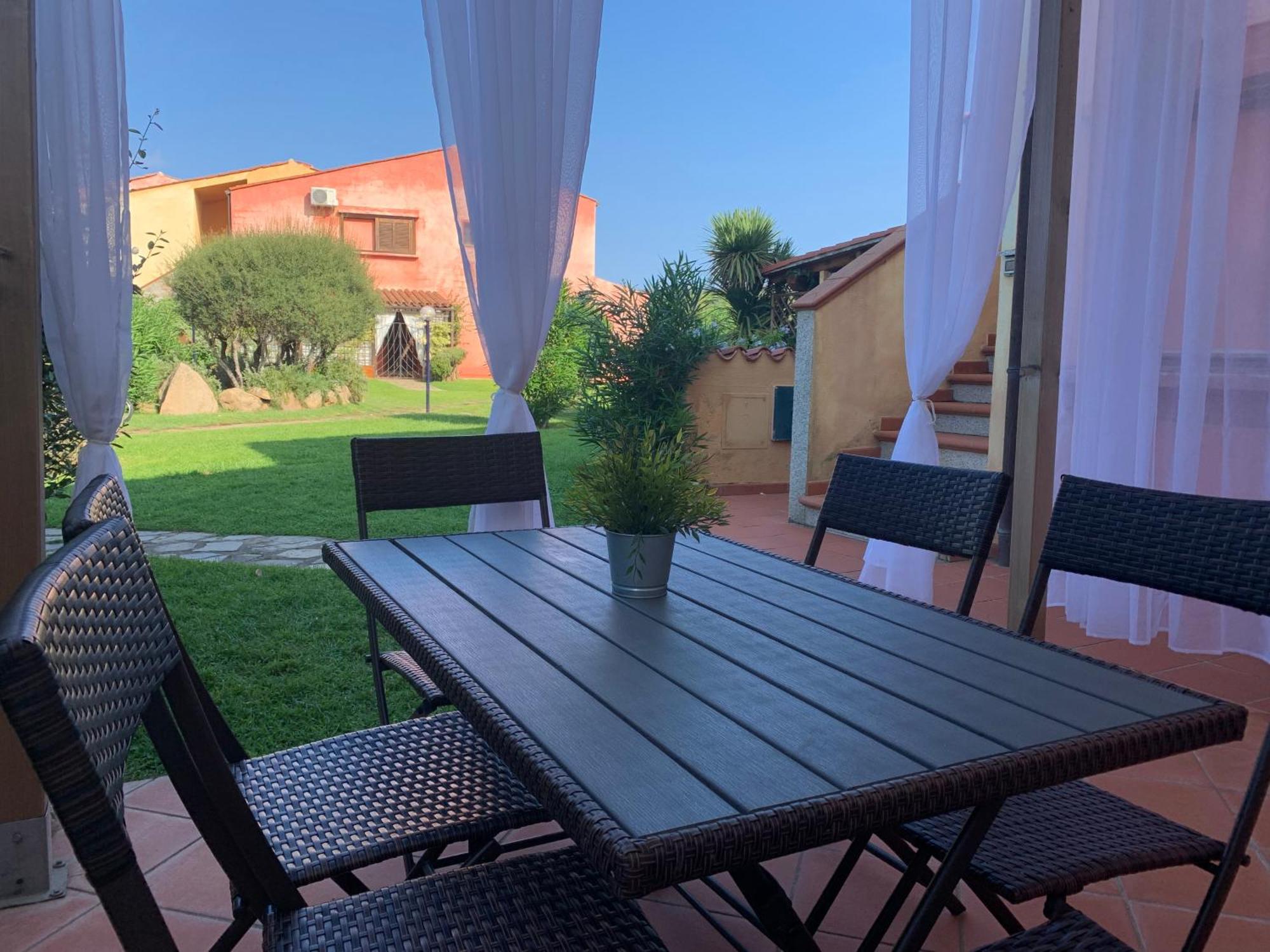 Casa Smeralda: Con Giardino E Vicino Al Mare Punta Molara Kültér fotó